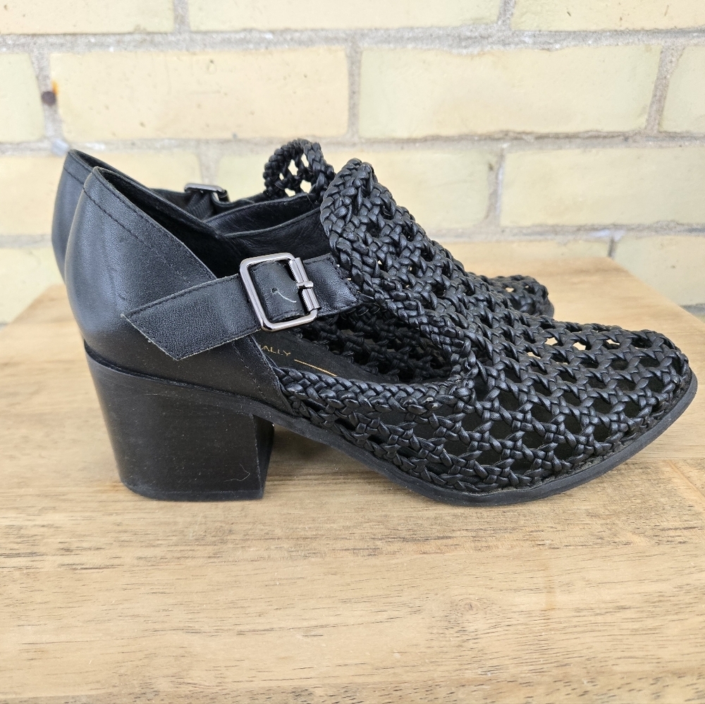 Intentionally Blank Shoes - Basket Weave